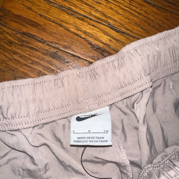 Nike wind breaker pants! - Picture 2 of 2
